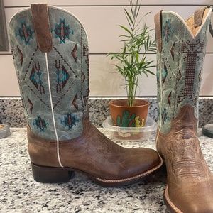 NWOT Roper Women's Brown Leather Aztec Embroidered Teal/Turquoise Boot